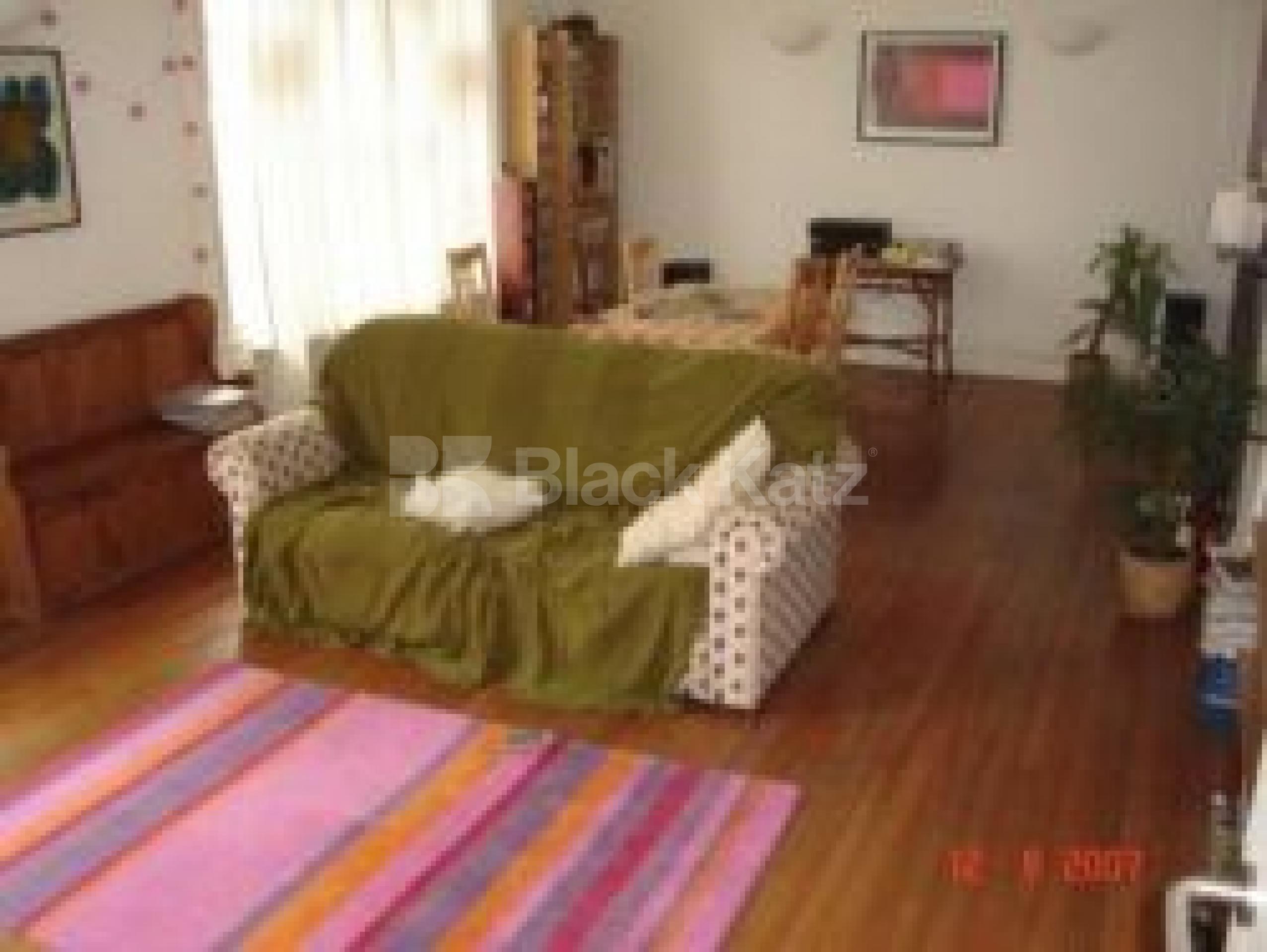 			MUST SEE!!!, 2 Bedroom, 1 bath, 1 reception Flat			 Pax Studios,Park Road, CROUCH END N8 N8